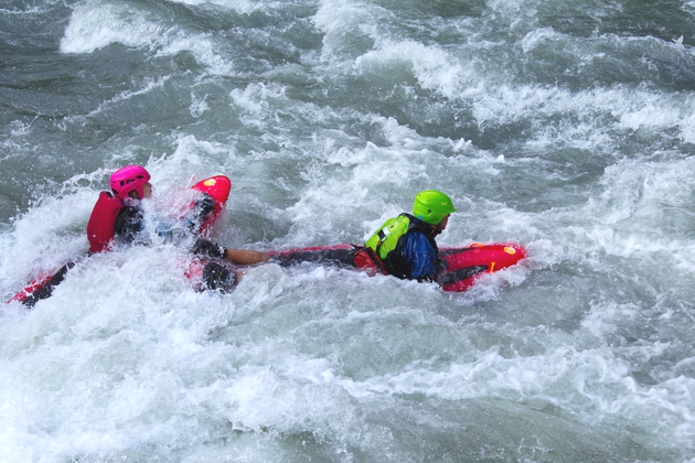 Bellyak — descente en bellyak sur la Sarine, Suisse romande