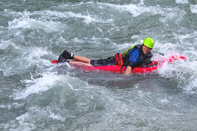 Bellyak — descente en bellyak sur la Sarine, Suisse romande