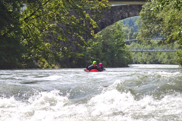 Bellyak — descente en bellyak sur la Sarine, Suisse romande
