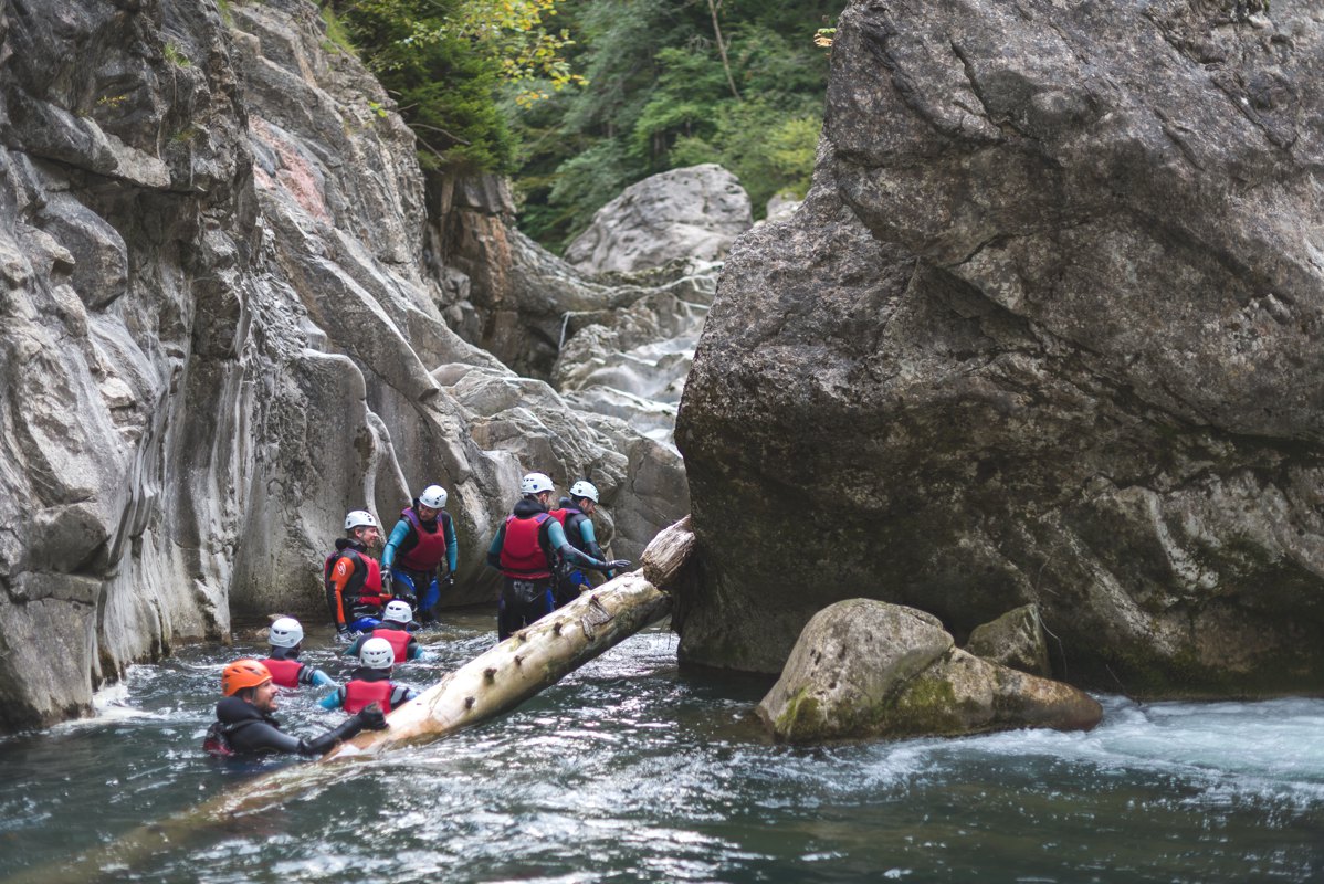 Canyoning & Rando aquatique — participants en rando aquatique, Suisse romande