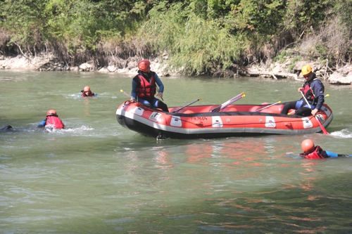 Rafting — descente en rafting sur la Sarine, Suisse romande